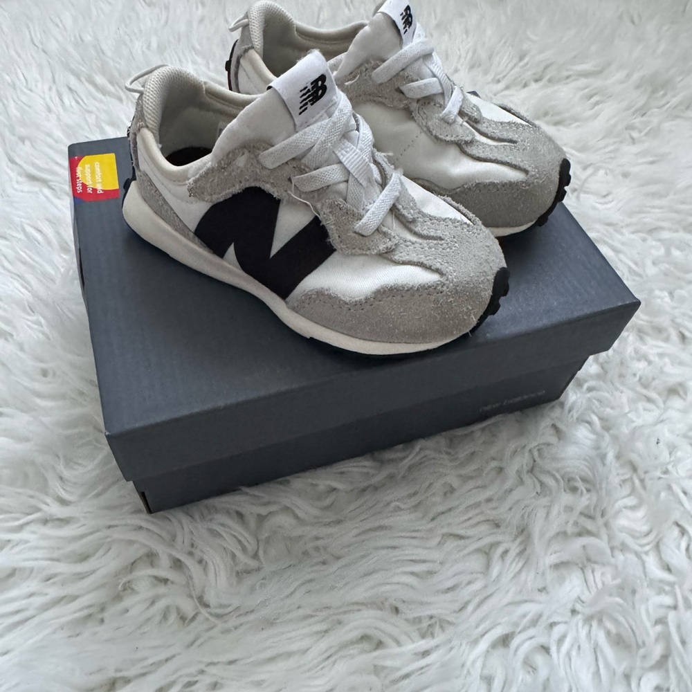 New Balance White and Black Sneakers with Velcro Straps